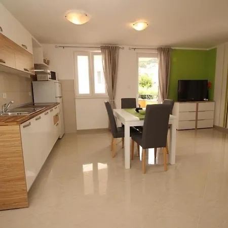 In Mit Eigenem Balkon